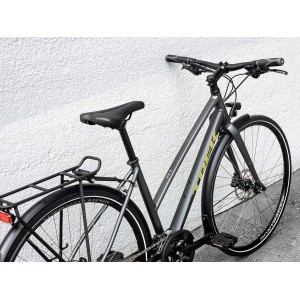 Bicicletta Trek FX 2 Disc Equipped Stagger - Satin Lithium Grey 2023 Trek Bikes