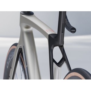 Bicicletta Trek Madone SL 7 Gen 8 TREK